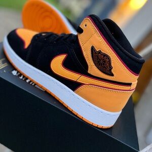 Air Jordan 1 Mid SE sz 7Y